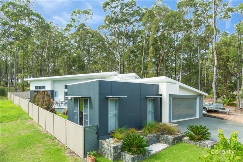 8 Hunter Pl, Sunshine Bay, NSW 2536