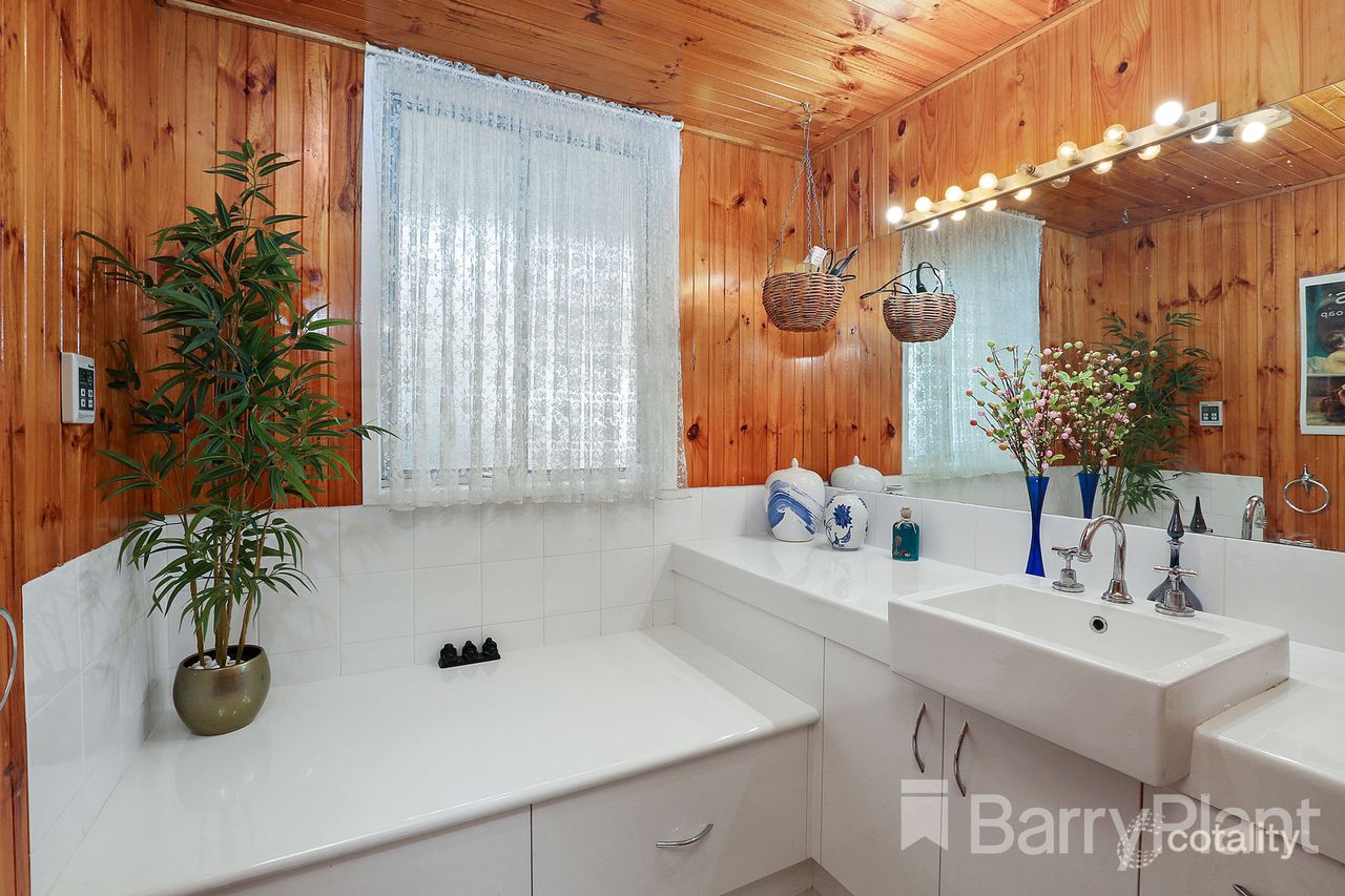 2 Townsend Rd, St Albans Park, VIC 3219