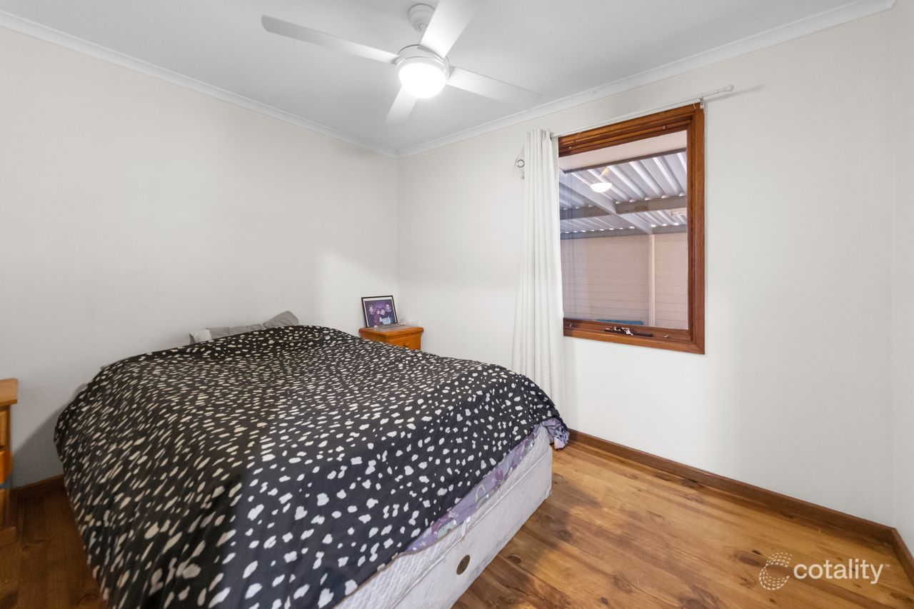 15 Hawker Cres, Elizabeth East, SA 5112