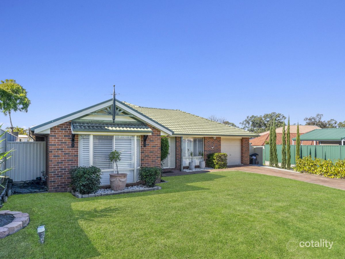 8 Riddell St, West Hoxton, NSW 2171