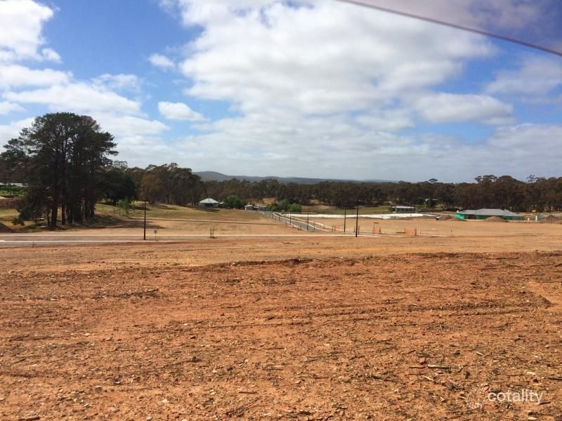 6 Carloway Dr, Mckenzie Hill, VIC 3451