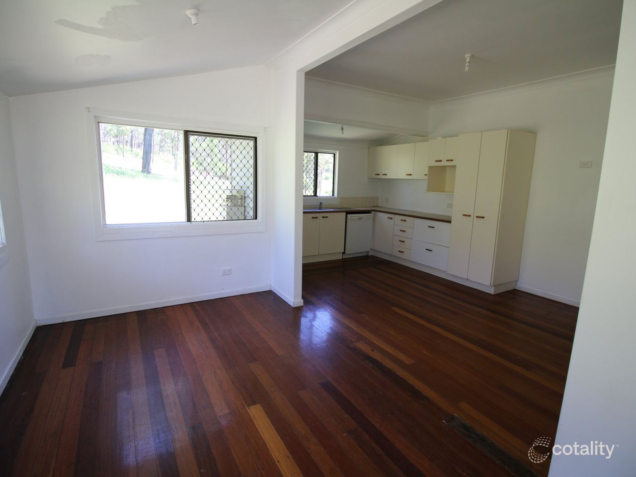 205 Highland St, Esk, QLD 4312