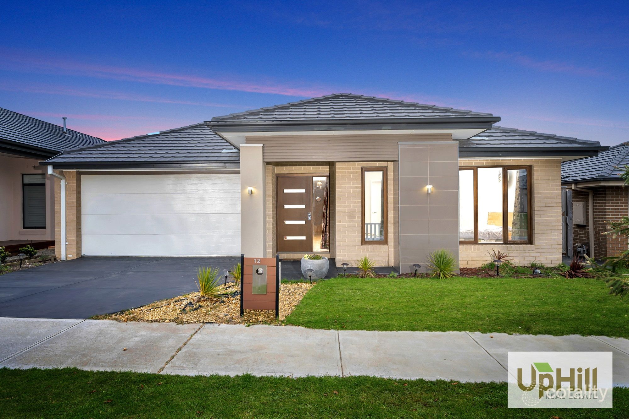 12 Thistle Dr, Clyde North, VIC 3978