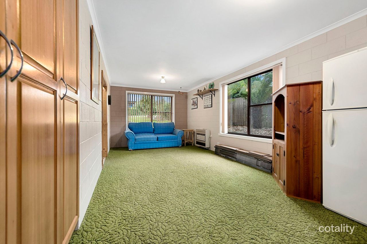 32 Lawrence Dr, Devonport, TAS 7310