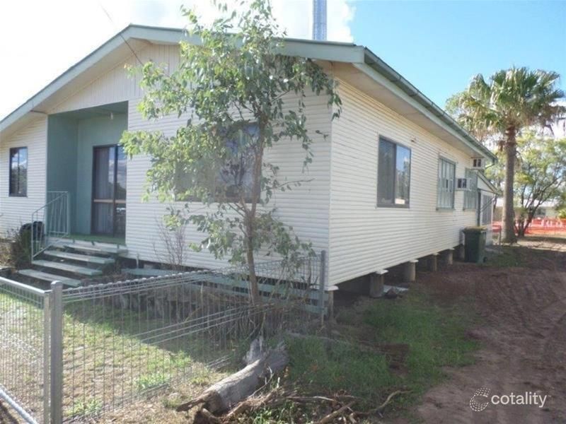 5 Eleanor St, Miles, QLD 4415