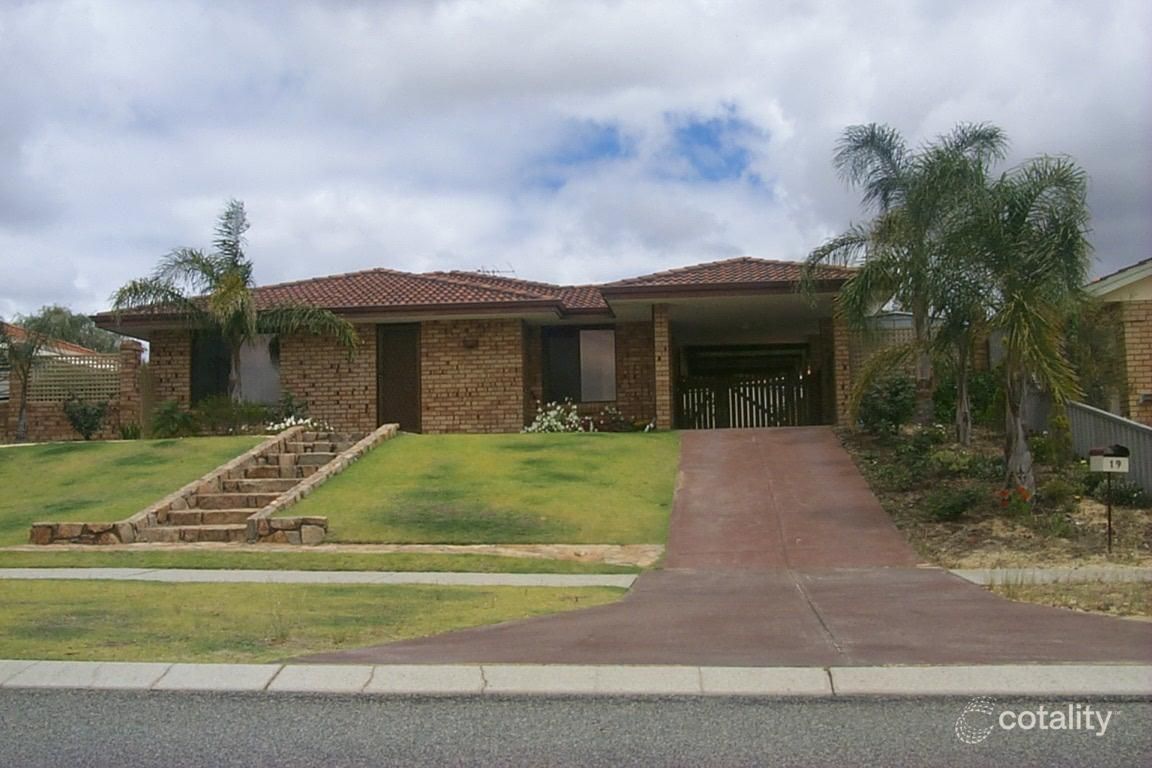 17 St Lawrence Dr, Beechboro, WA 6063