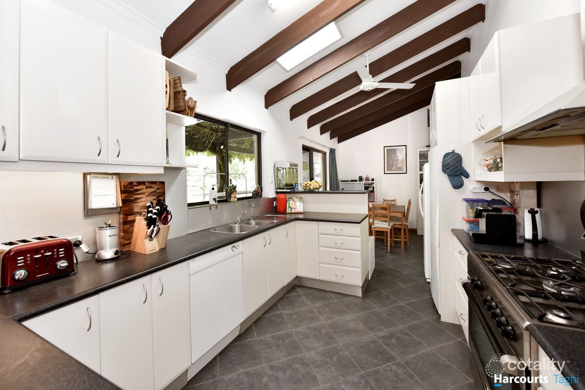 2 Shiraz Ct, Aberfoyle Park, SA 5159