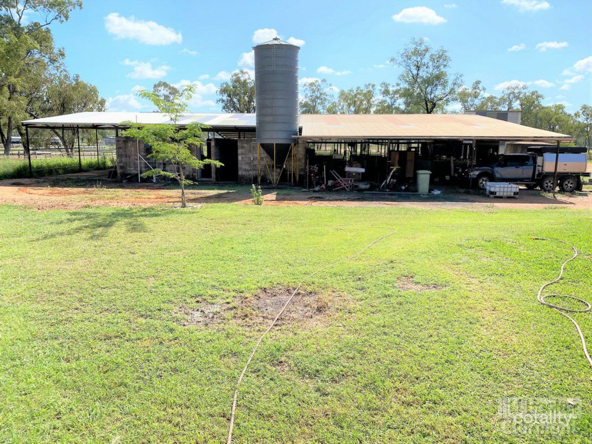 109 Racecourse Rd, Clermont, QLD 4721