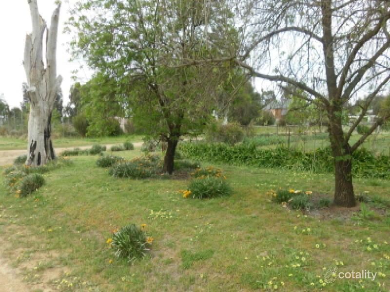 15 Church St, Koorawatha, NSW 2807