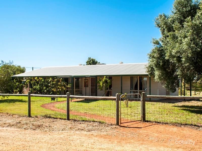 24 Sadler Rd, Coonabidgee, WA 6503