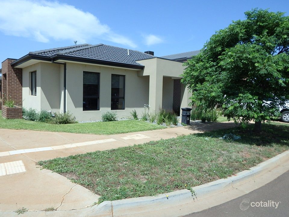 1/8 Cherington Pl, Strathtulloh, VIC 3338