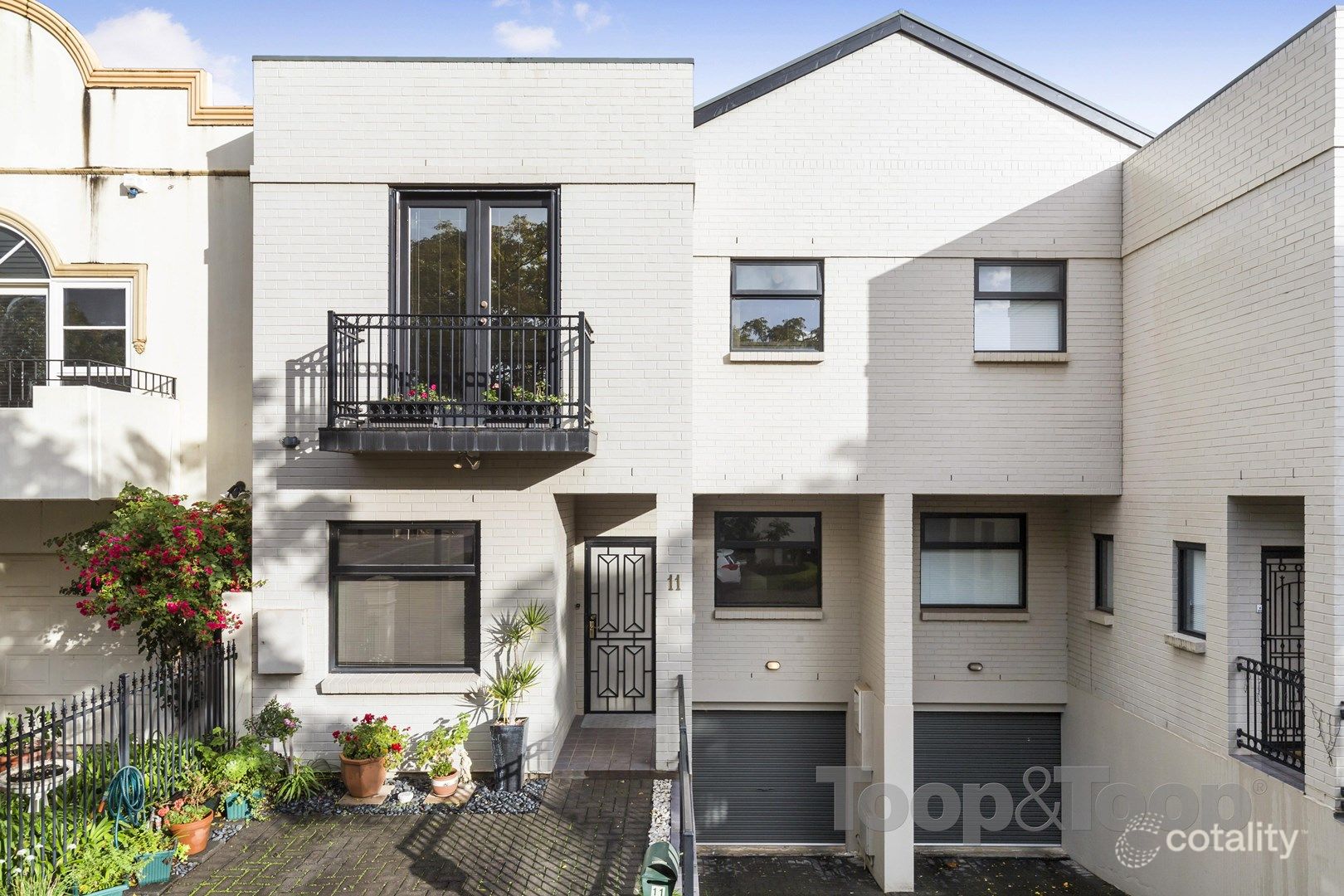 11 Cedar Cres, Glenside, SA 5065