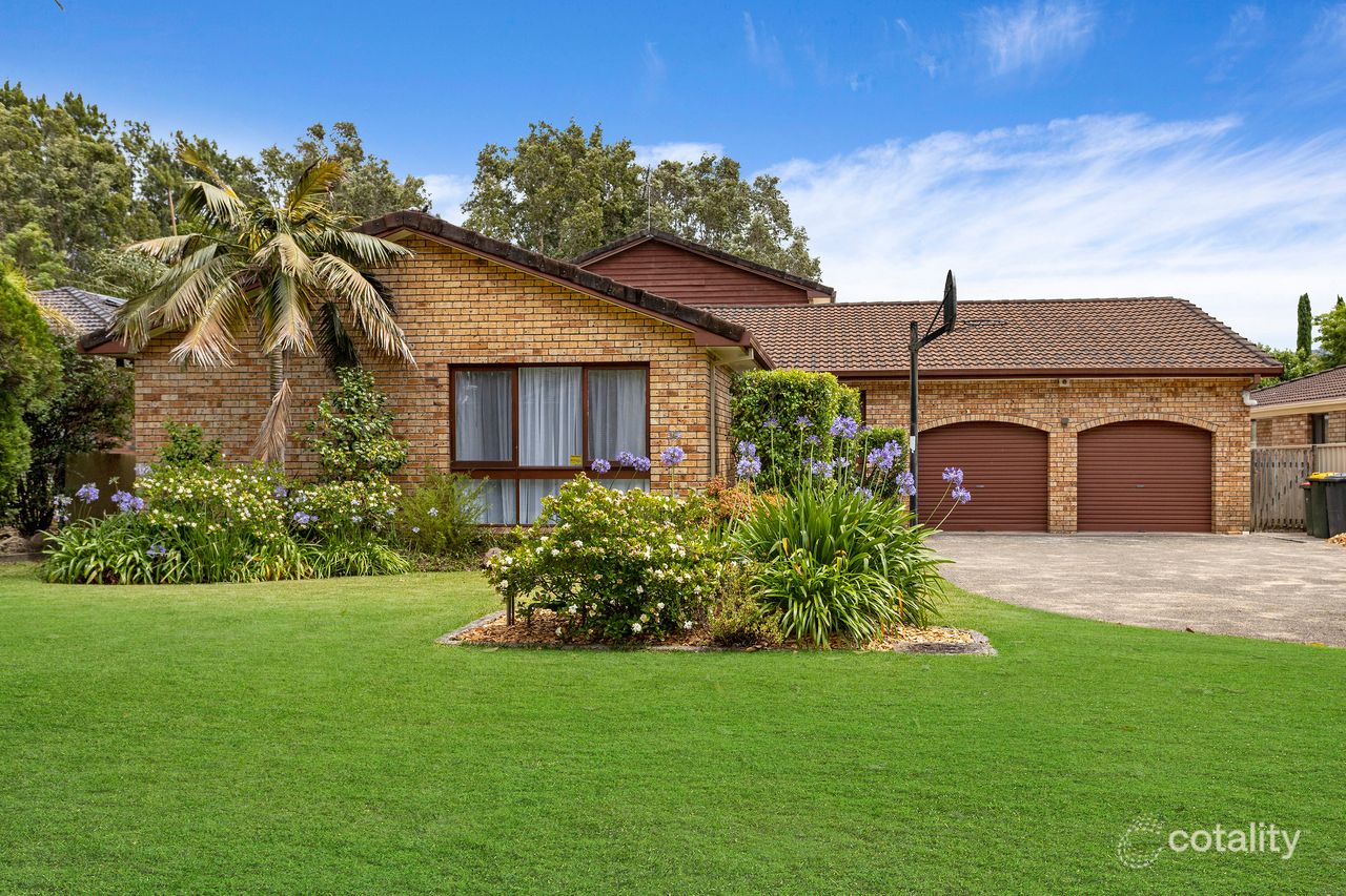 8 Govett Cres, Figtree, NSW 2525