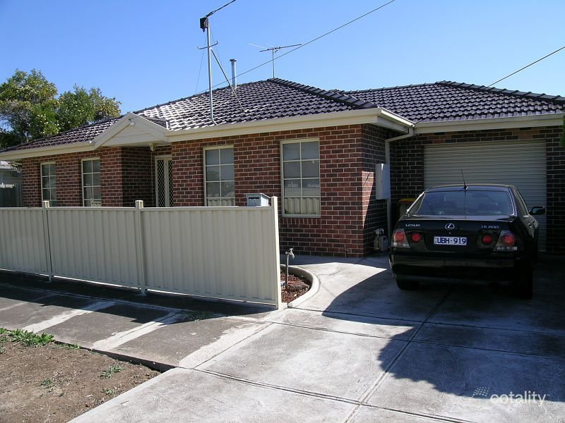 62 Wood St, Avondale Heights, VIC 3034