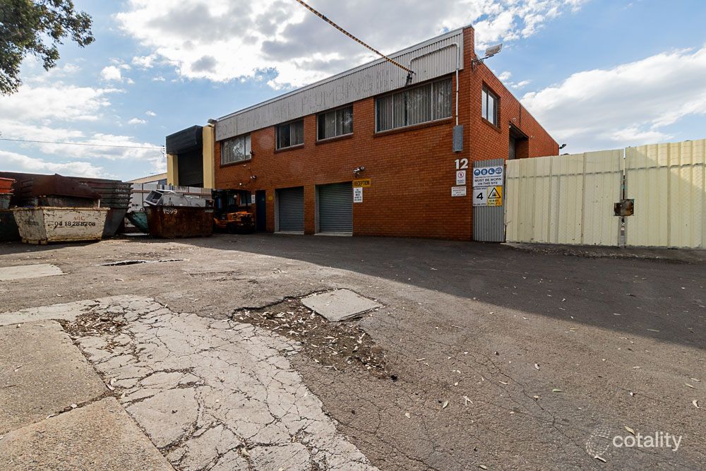 12 Jumal Pl, Smithfield, NSW 2164