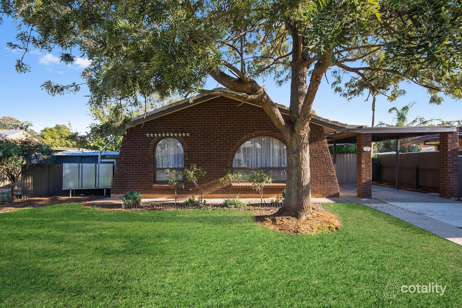 8 Blundell Cl, Salisbury Downs, SA 5108