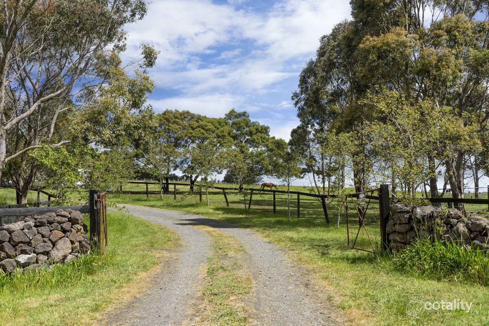 817 Ballan-Egerton Rd, Mount Egerton, VIC 3352