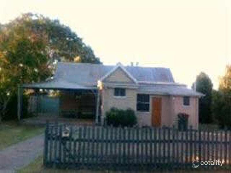 16 Bicentennial Dr, Emerald, QLD 4720