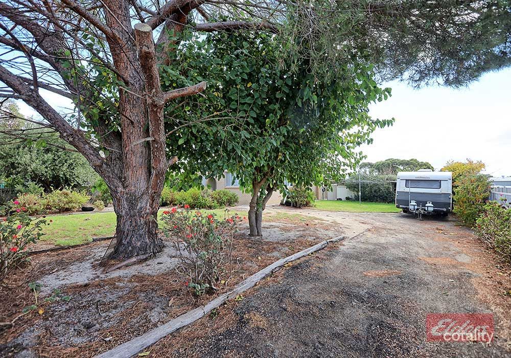 80 Clayton Rd, Narrogin, WA 6312