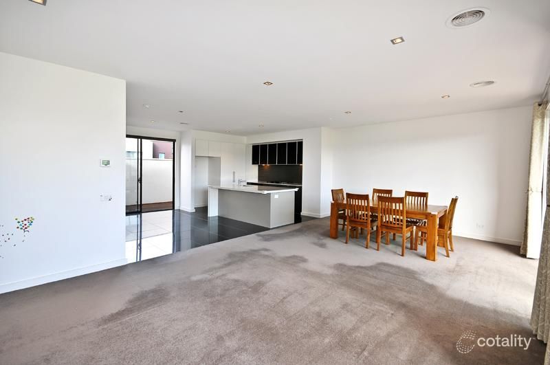 96 Waverley Park Dr, Mulgrave, VIC 3170