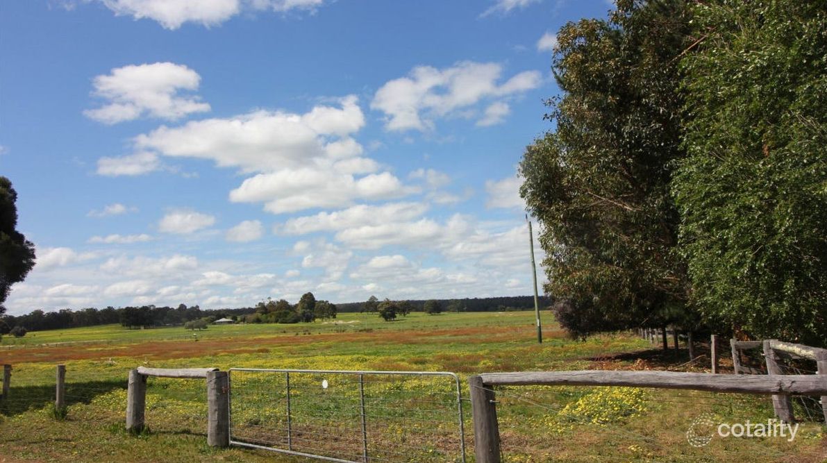 205 Ravenscliffe Rd, Kirup, WA 6251