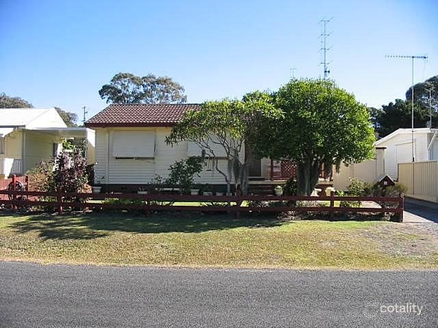 8 Delia Ave, Budgewoi, NSW 2262