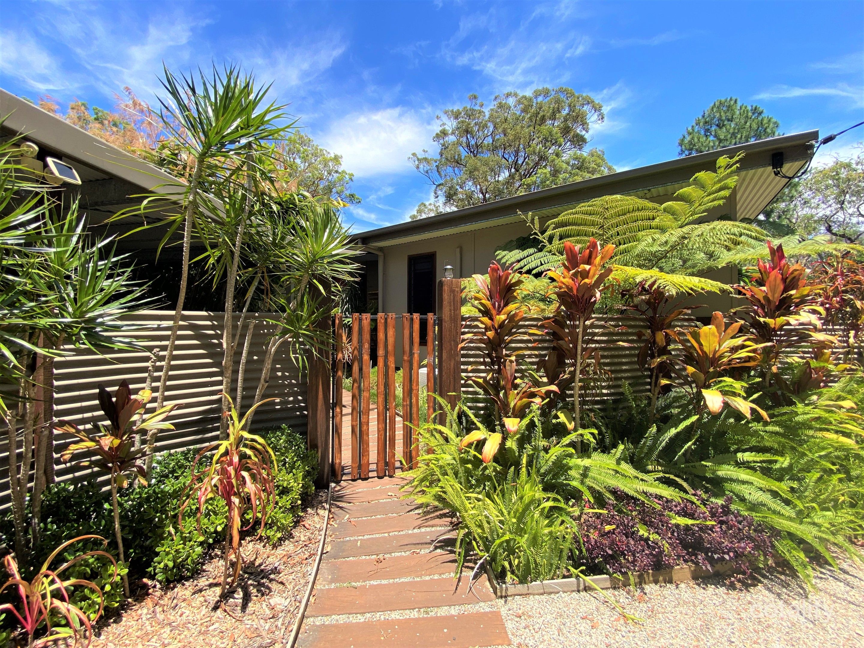 11 Kevin St, Macleay Island, QLD 4184