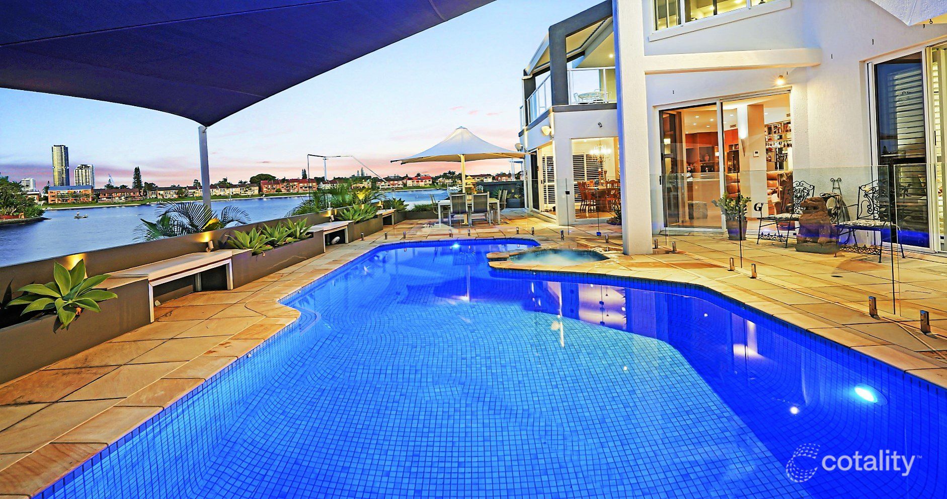 37 Intrepid Dr, Mermaid Waters, QLD 4218