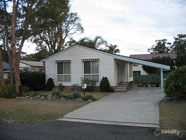 2 Famata Ave, Blue Haven, NSW 2262