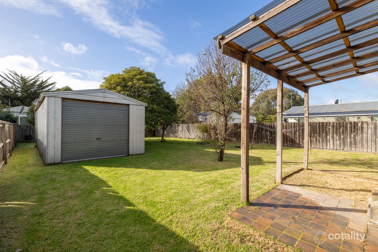 82 Churchill Dr, Cowes, VIC 3922