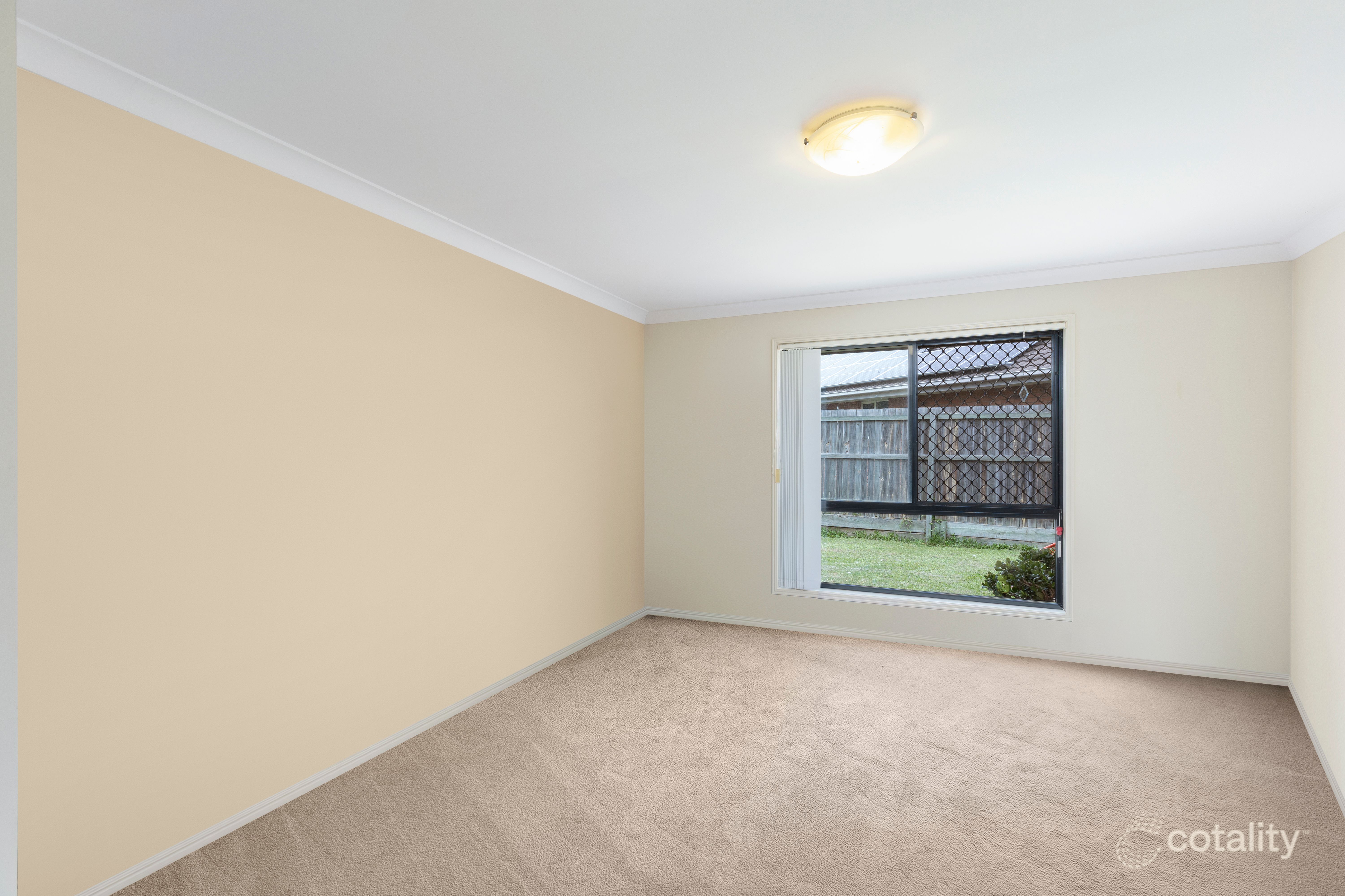 18 Somerwil Cres, Bellbird Park, QLD 4300