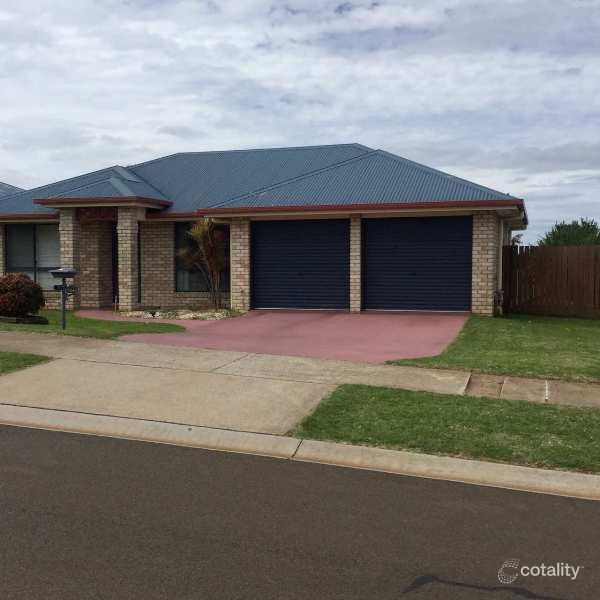 24 Macrossan St, Cranley, QLD 4350