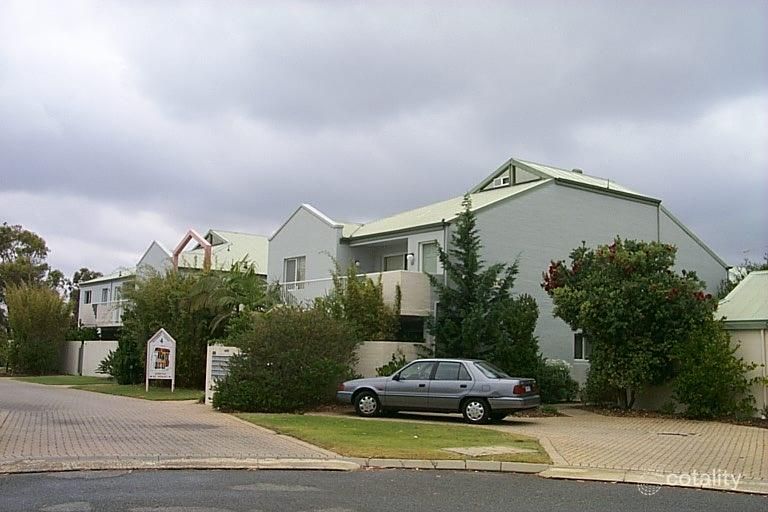 4 Waterway Ct, Churchlands, WA 6018