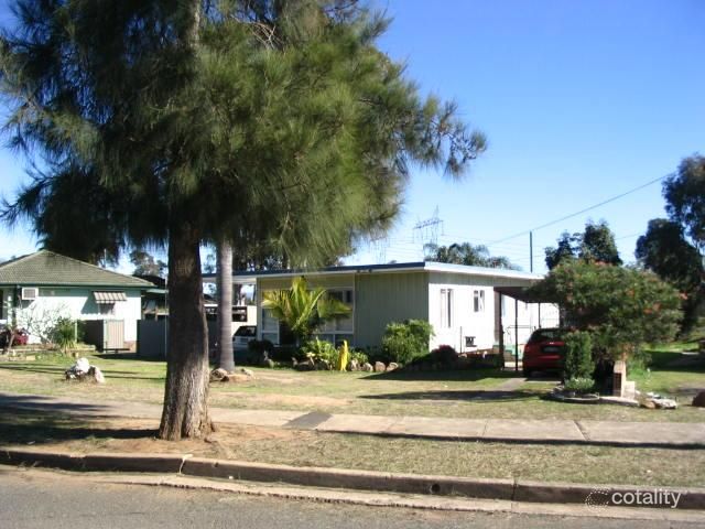 30 Moresby Cres, Whalan, NSW 2770