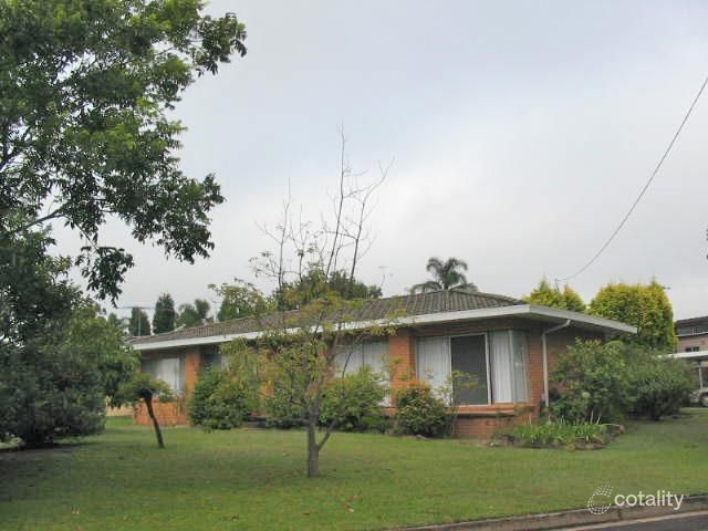 3 Whitmont Cres, St Ives Chase, NSW 2075