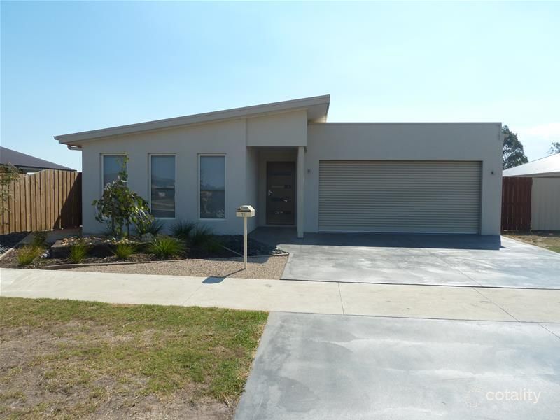 11 Mccallum Dr, Eastwood, VIC 3875