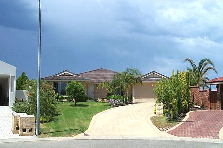 30 Troubridge Rtt, Ocean Reef, WA 6027