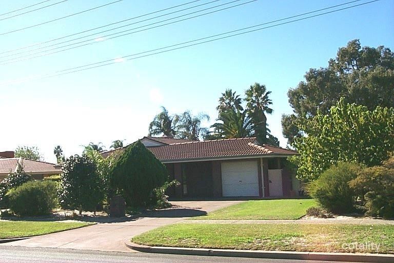 52 Willeri Dr, Parkwood, WA 6147