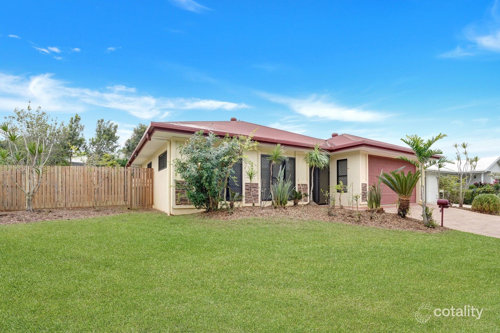1 Trappes Ct, Mooroobool, QLD 4870