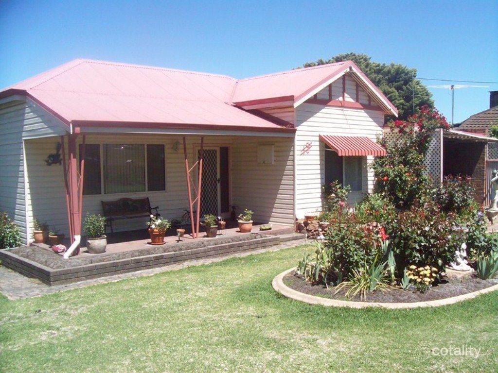 19 Bunbury St, Collie, WA 6225