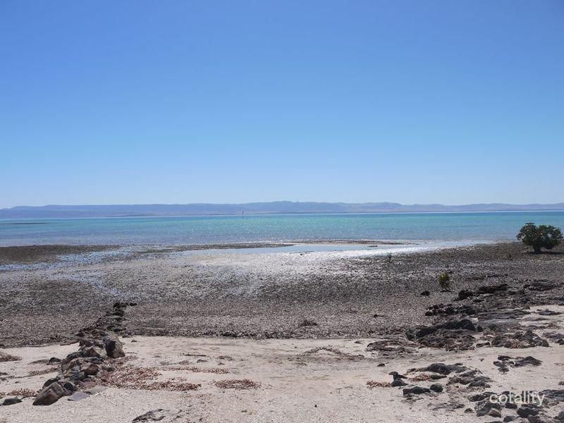 1 Quandong Dr, Douglas Point South, SA 5601