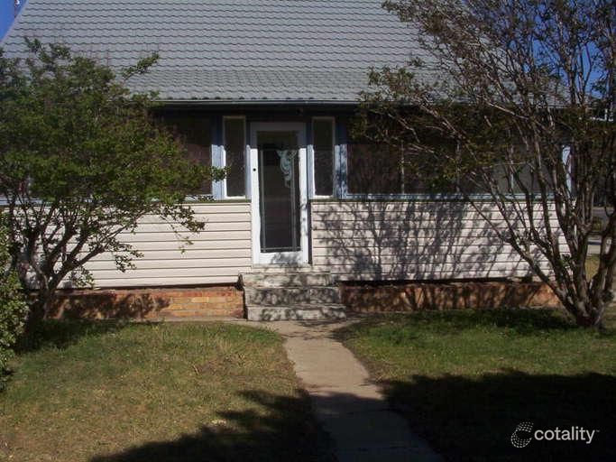 402 Lang St, Hay South, NSW 2711