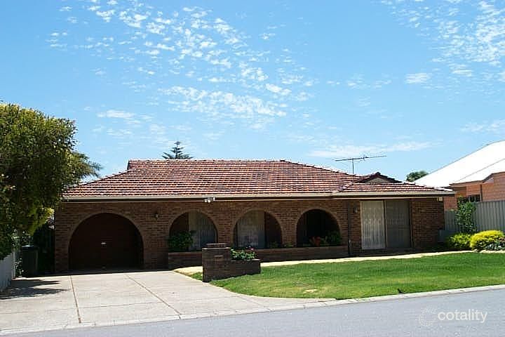 33 Grebe St, Stirling, WA 6021