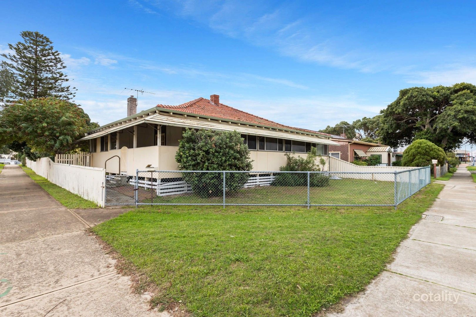 160 Parkin St, Rockingham, WA 6168