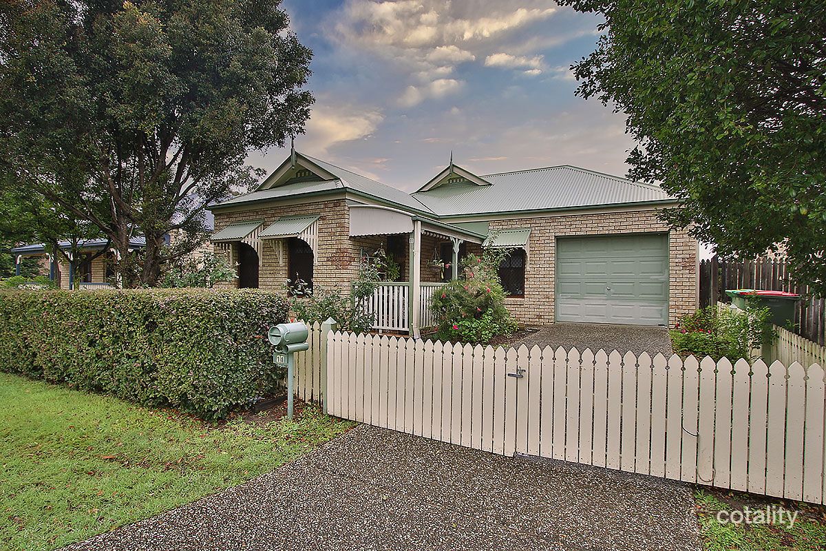 11 Saint John Pl, Springfield Lakes, QLD 4300