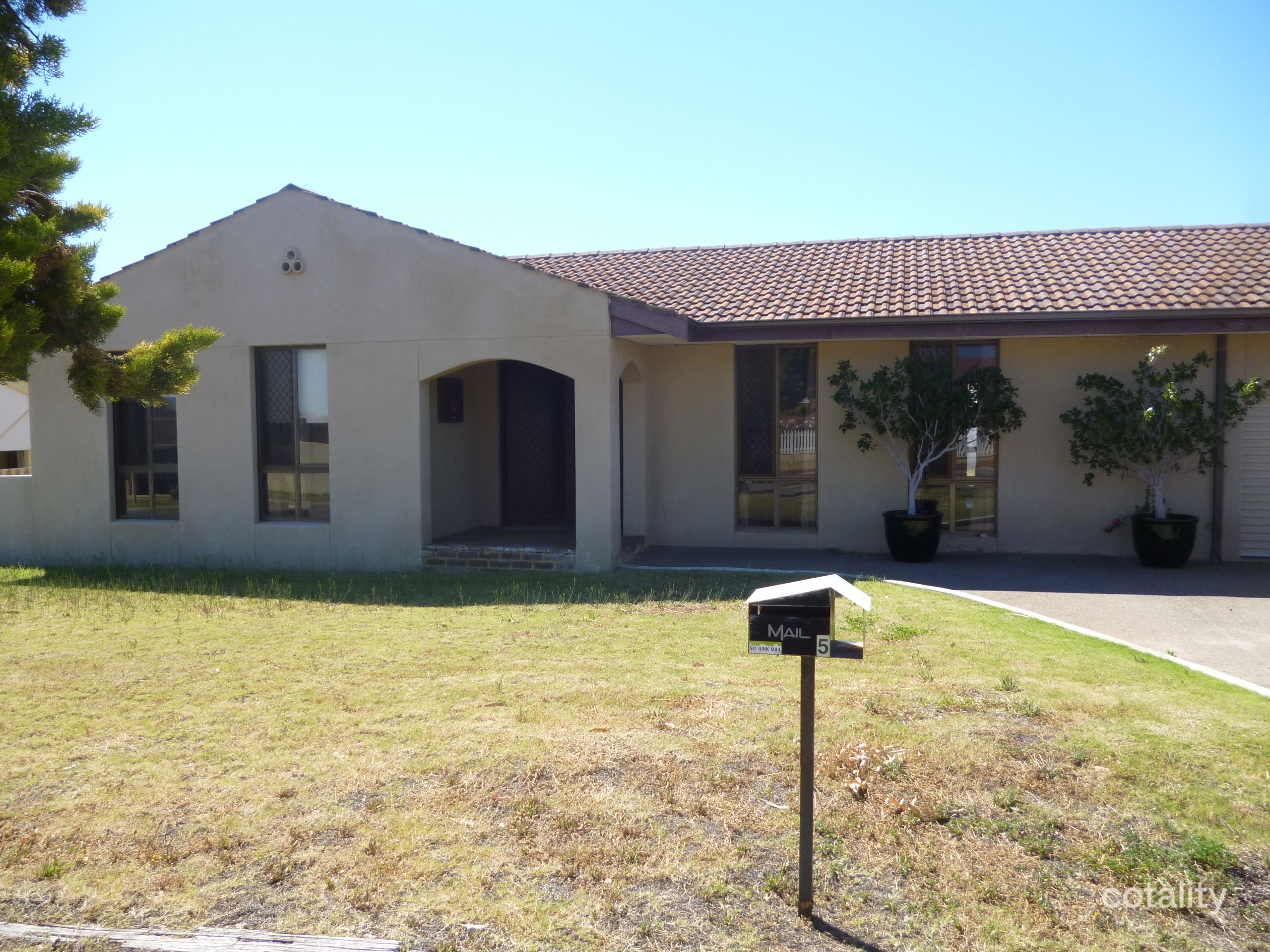 5 Sheldon Pl, Tarcoola Beach, WA 6530