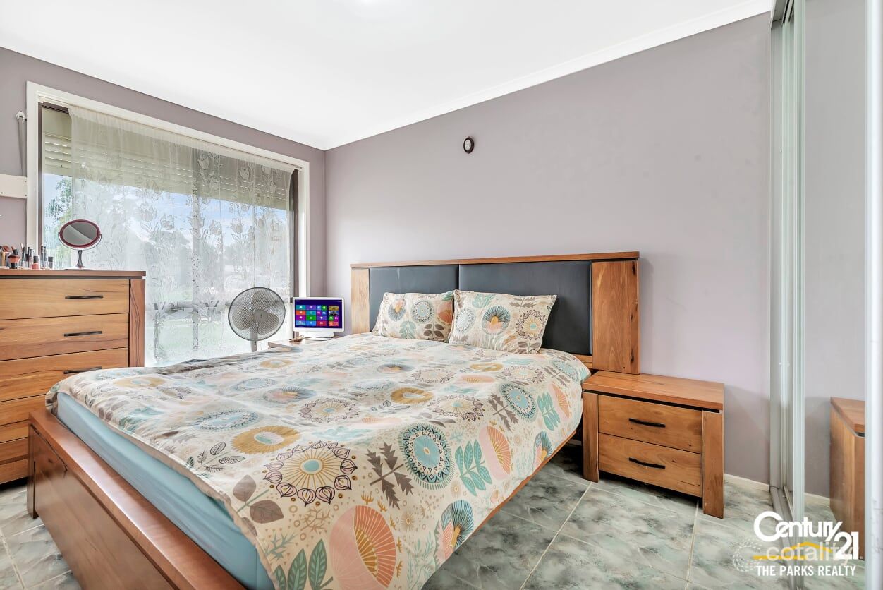 34 Pleasant St, Bossley Park, NSW 2176