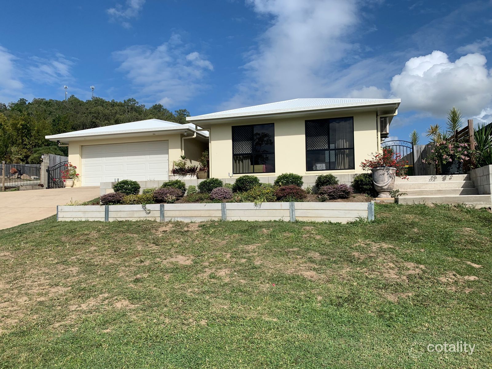 14 Aviland Dr, Seaforth, QLD 4741