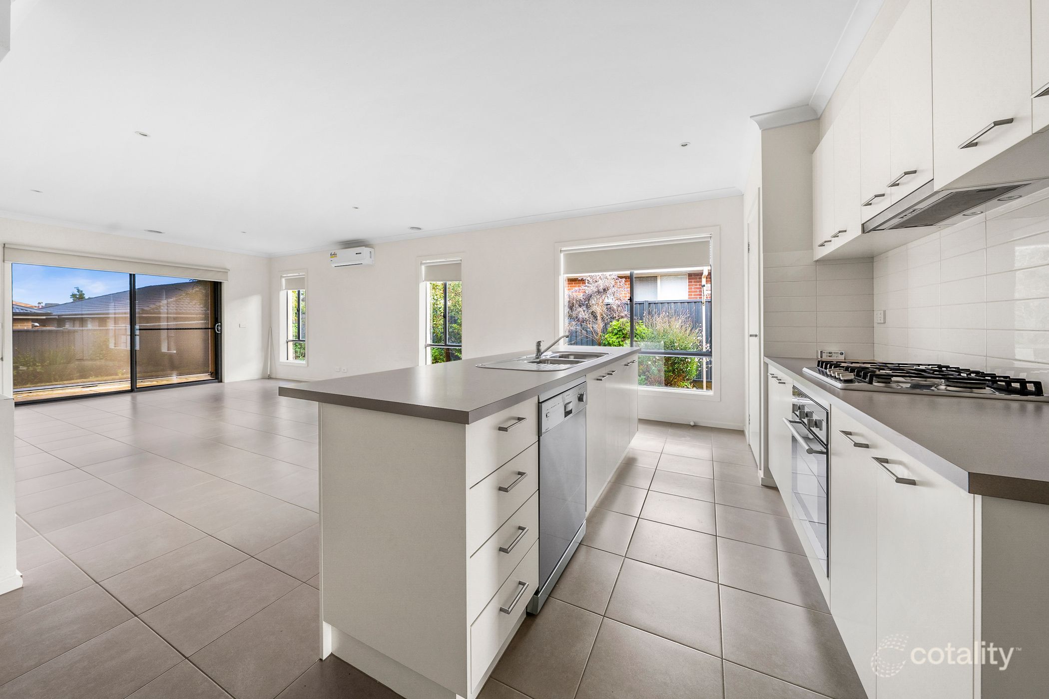 14 Marshall Rd, Lucas, VIC 3350