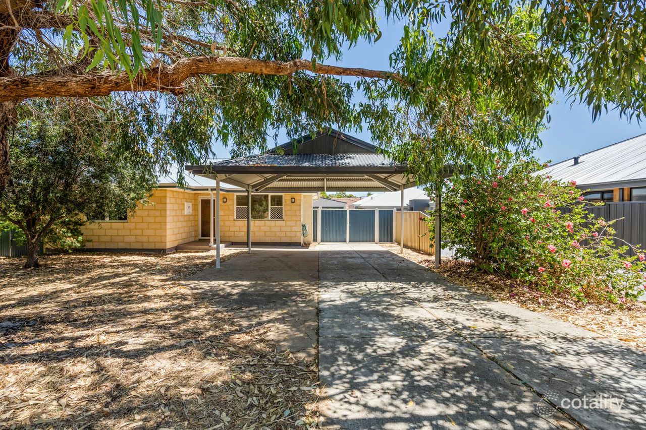 61 Andrews Rd, Wilson, WA 6107